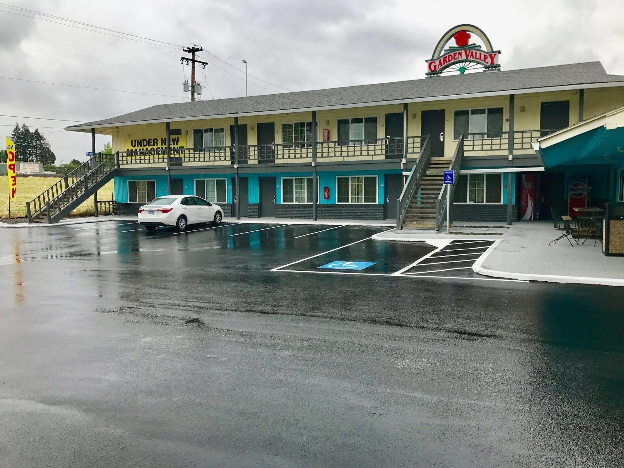 Rosewood Inn & Suites Roseburg Exterior foto