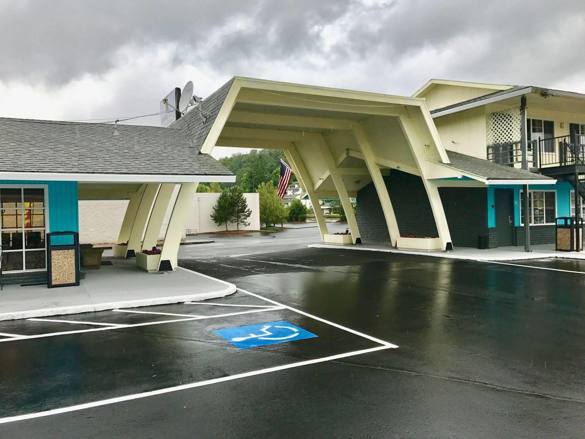 Rosewood Inn & Suites Roseburg Exterior foto