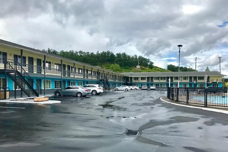 Rosewood Inn & Suites Roseburg Exterior foto